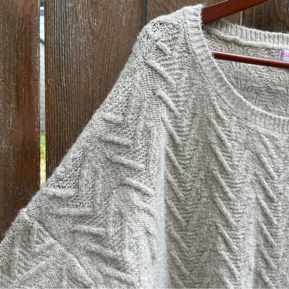 PINK LILY Women’s Tan Chevron Knit Oversized Sweater Size XS - Picture 3 of 11